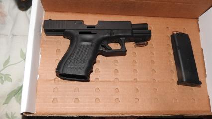 Police arrest five, including Toronto youths, and seize loaded handgun